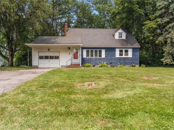 4 Evergreen Lane , Camillus, NY 13031