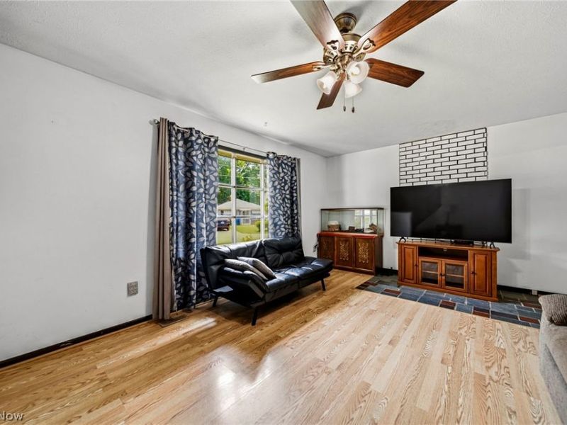 37377 Green Drive, Eastlake, OH 44095 Photo 4