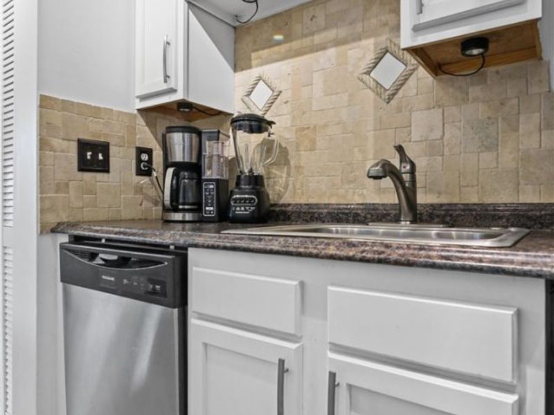 2436 Island Drive, Unit C, Uniontown, OH 44685 Photo 13