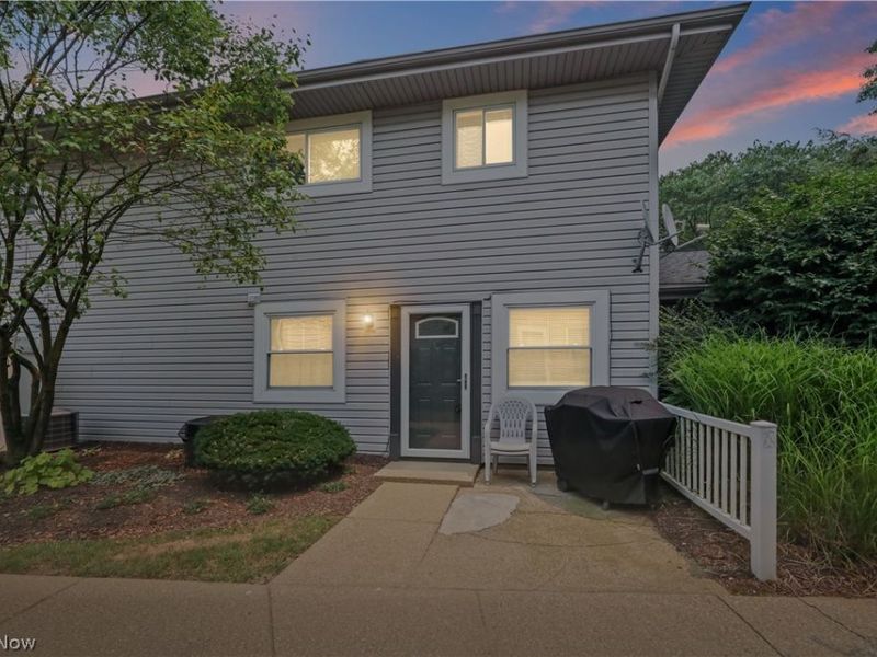 2436 Island Drive, Unit C, Uniontown, OH 44685 Photo 2