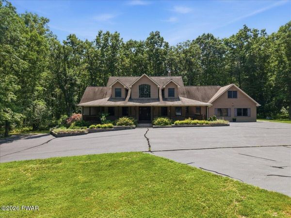 136 Hilltop Lane , Blooming Grove, PA 18428