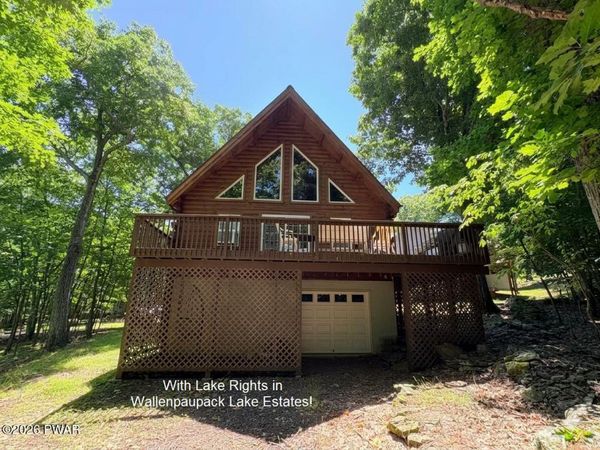 1045 Bear Trail Road, Lake Ariel, PA 18436