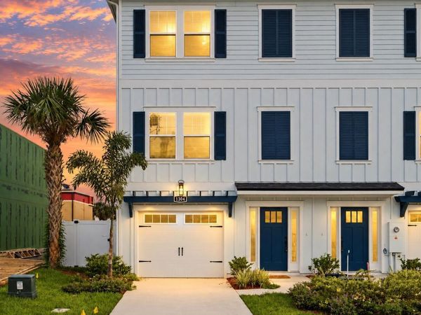 1304 1ST Avenue N, Jacksonville Beach, FL 32250