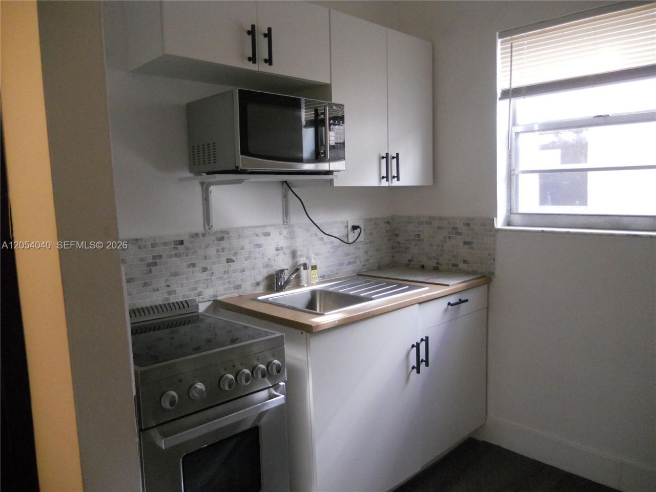 1043 NW 2nd St, Unit 9, Miami, FL 33128 Photo