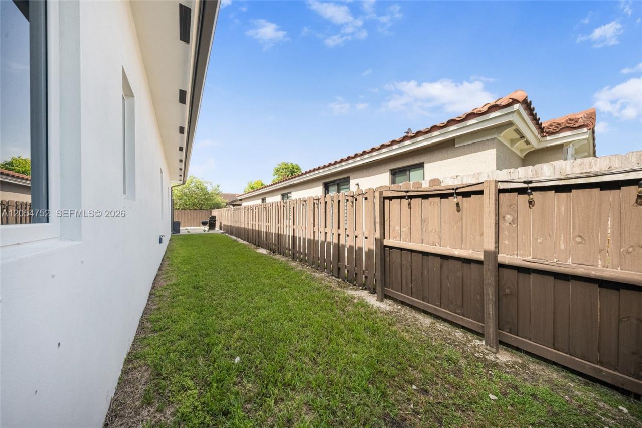 15274 SW 176th Ln , Miami, FL 33187 Photo