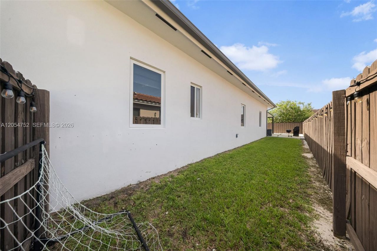 15274 SW 176th Ln , Miami, FL 33187 Photo