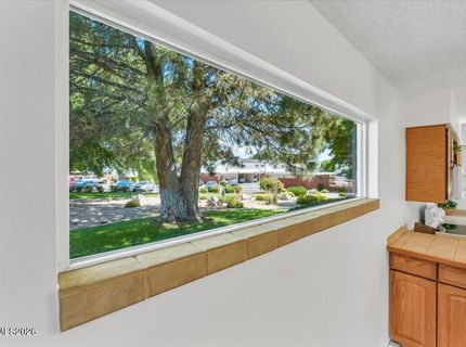 210 Smithridge Park, Reno, NV 89502 Photo