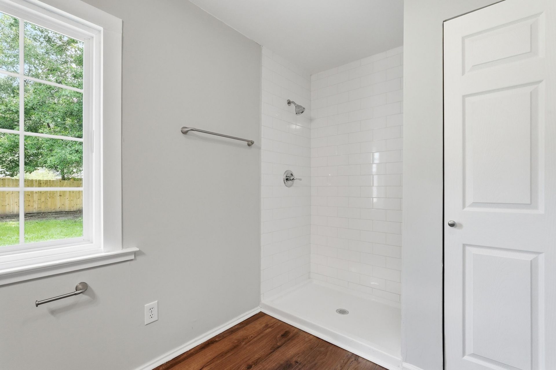 1630 Larry Street Photo 10