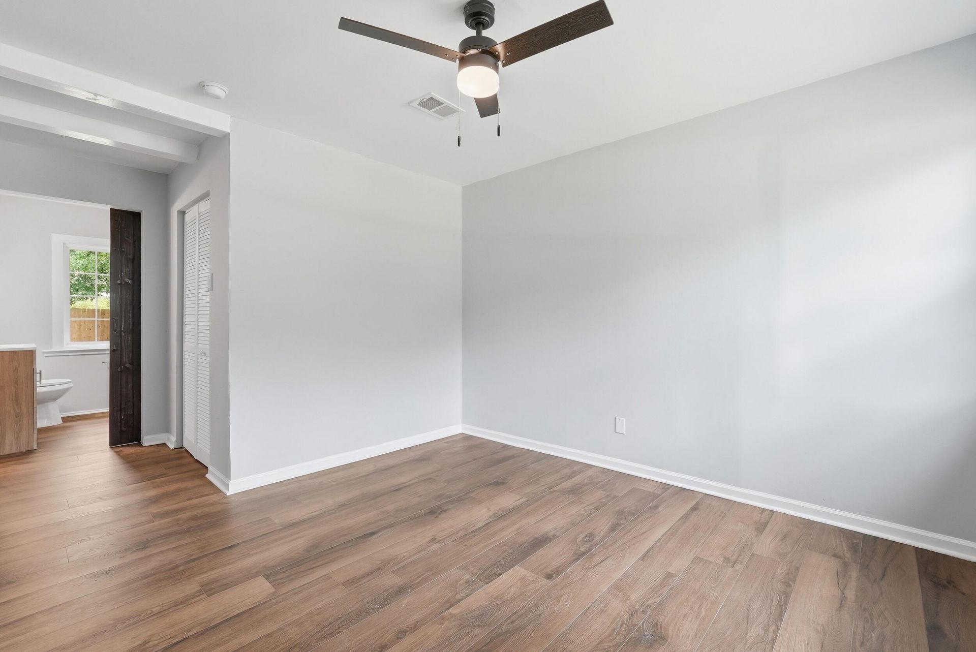 1630 Larry Street Photo 13