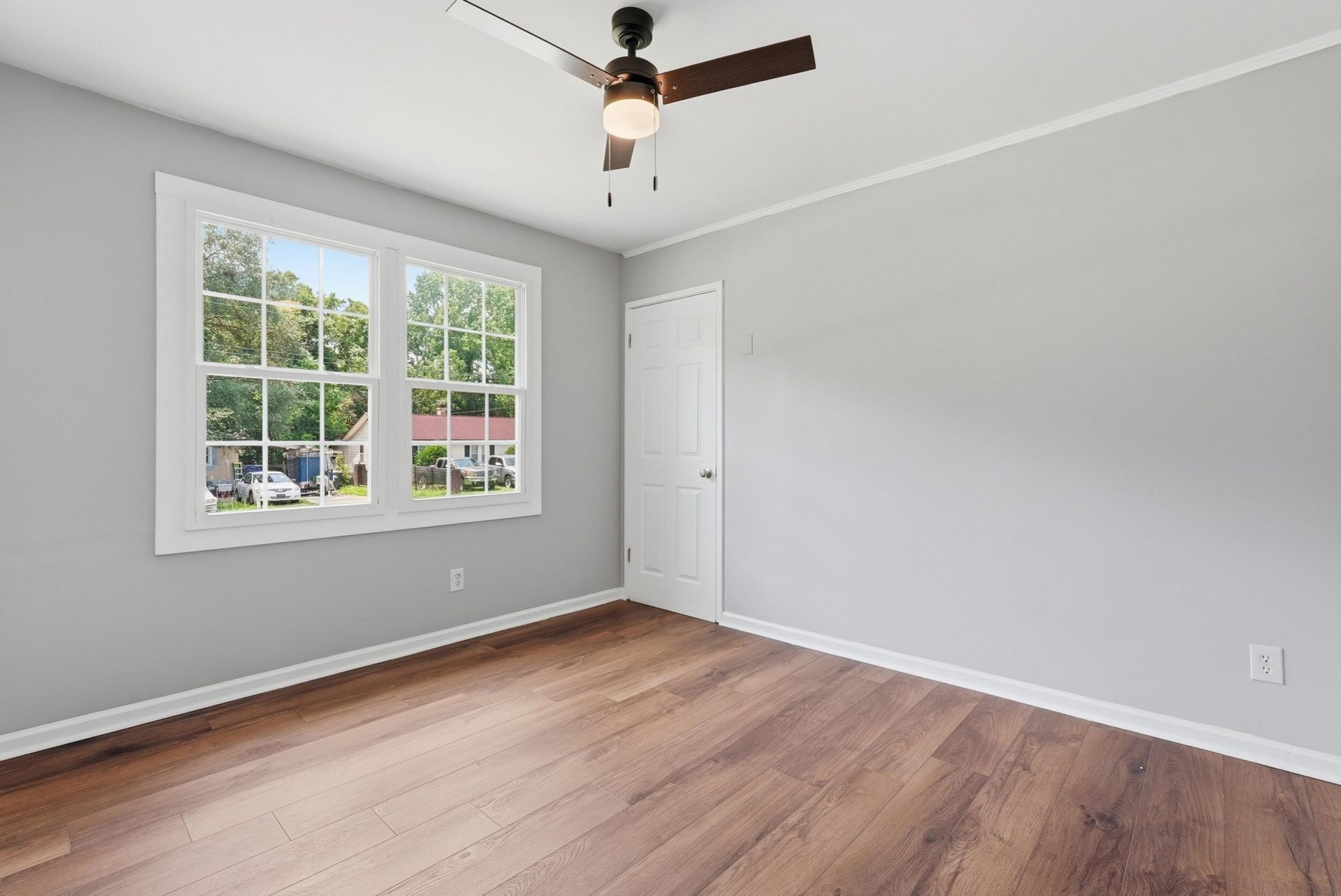 1630 Larry Street Photo 14