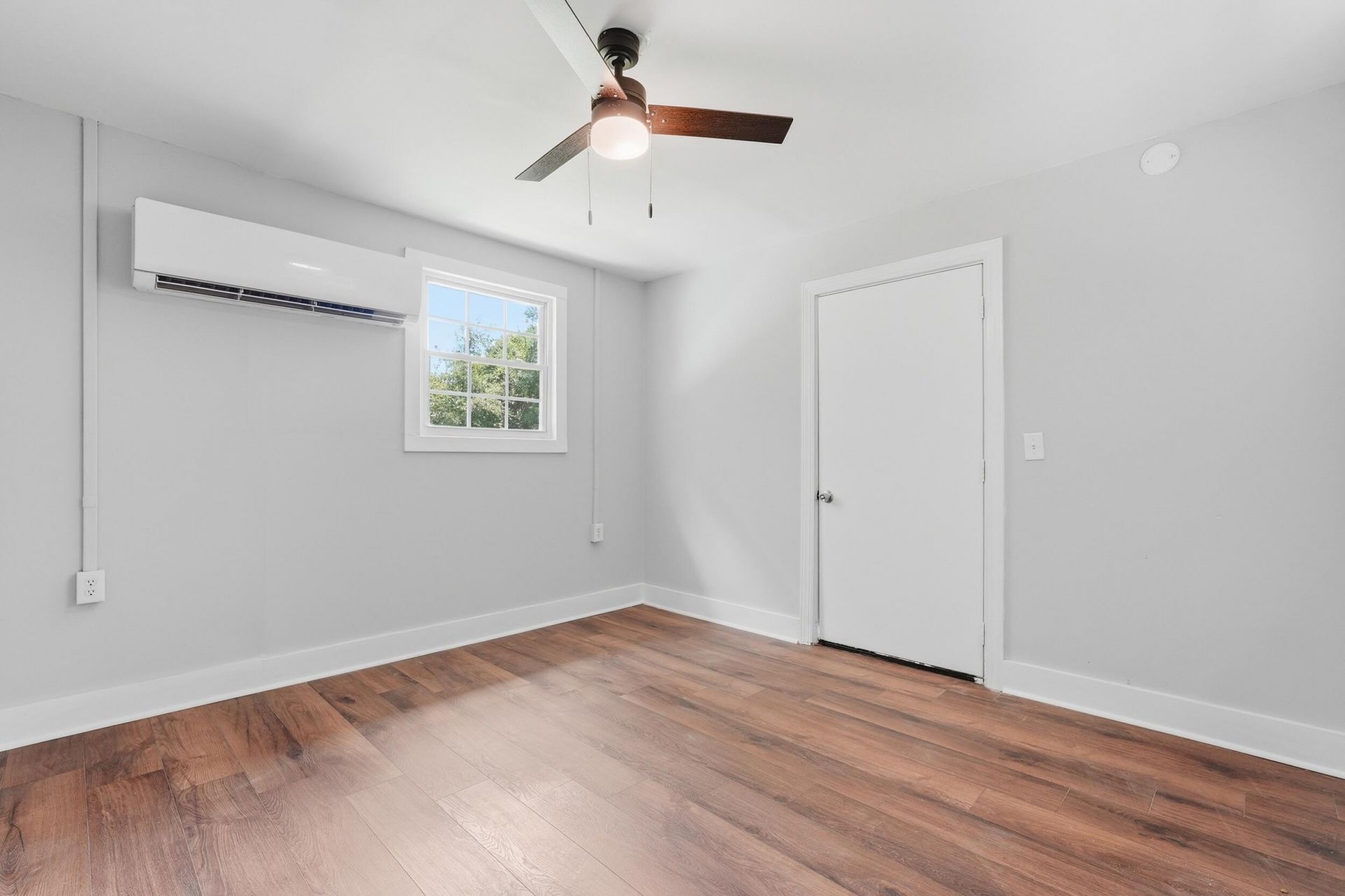 1630 Larry Street Photo 19