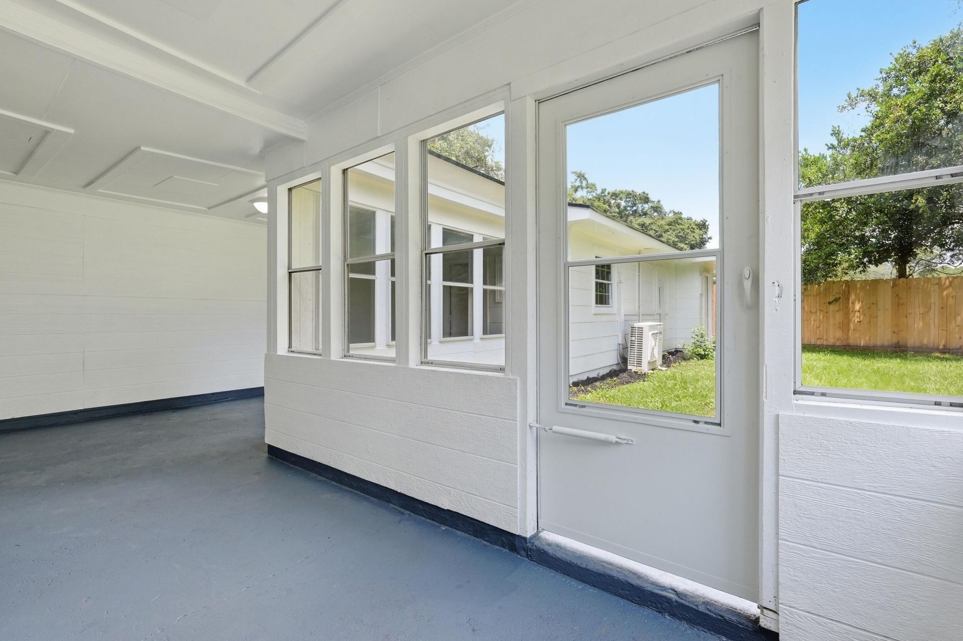 1630 Larry Street Photo 22