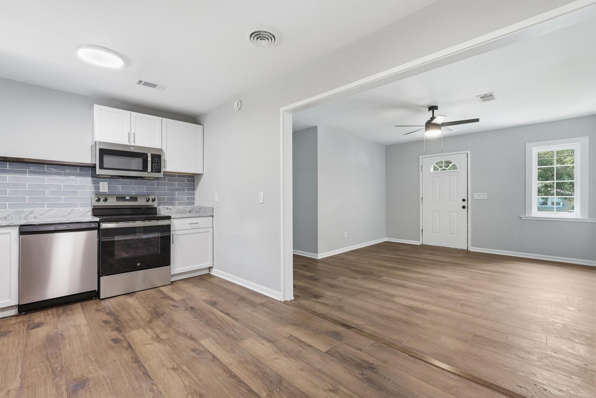 1630 Larry Street Photo 7