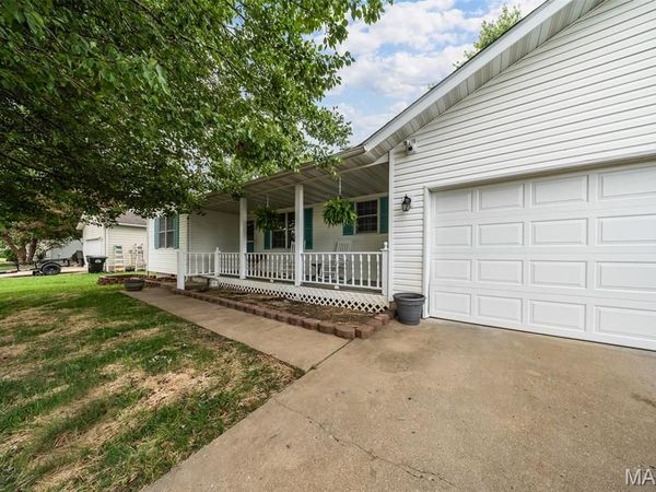 635 Saint David Street , St James, MO 65559
