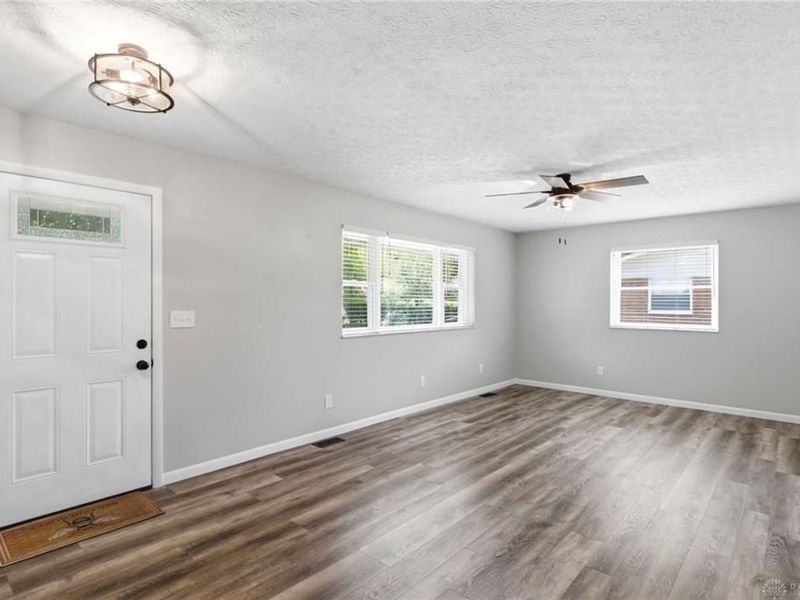 163 Mark Lane, Fairborn, OH 45324 Photo 6