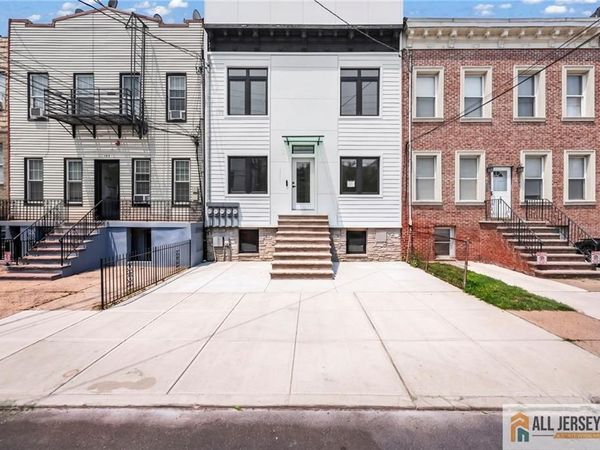 291 New York Avenue , Jersey City, NJ 07307