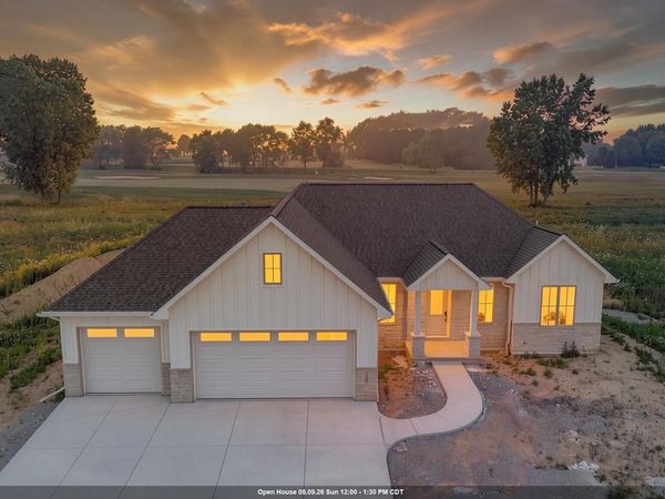 728 ROYAL ST PATS DRIVE, Wrightstown, WI 54180