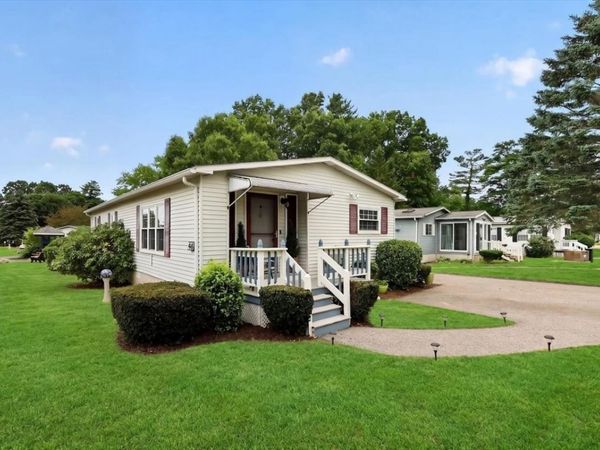 46 Leisurewoods Drive, Rockland, MA 02370
