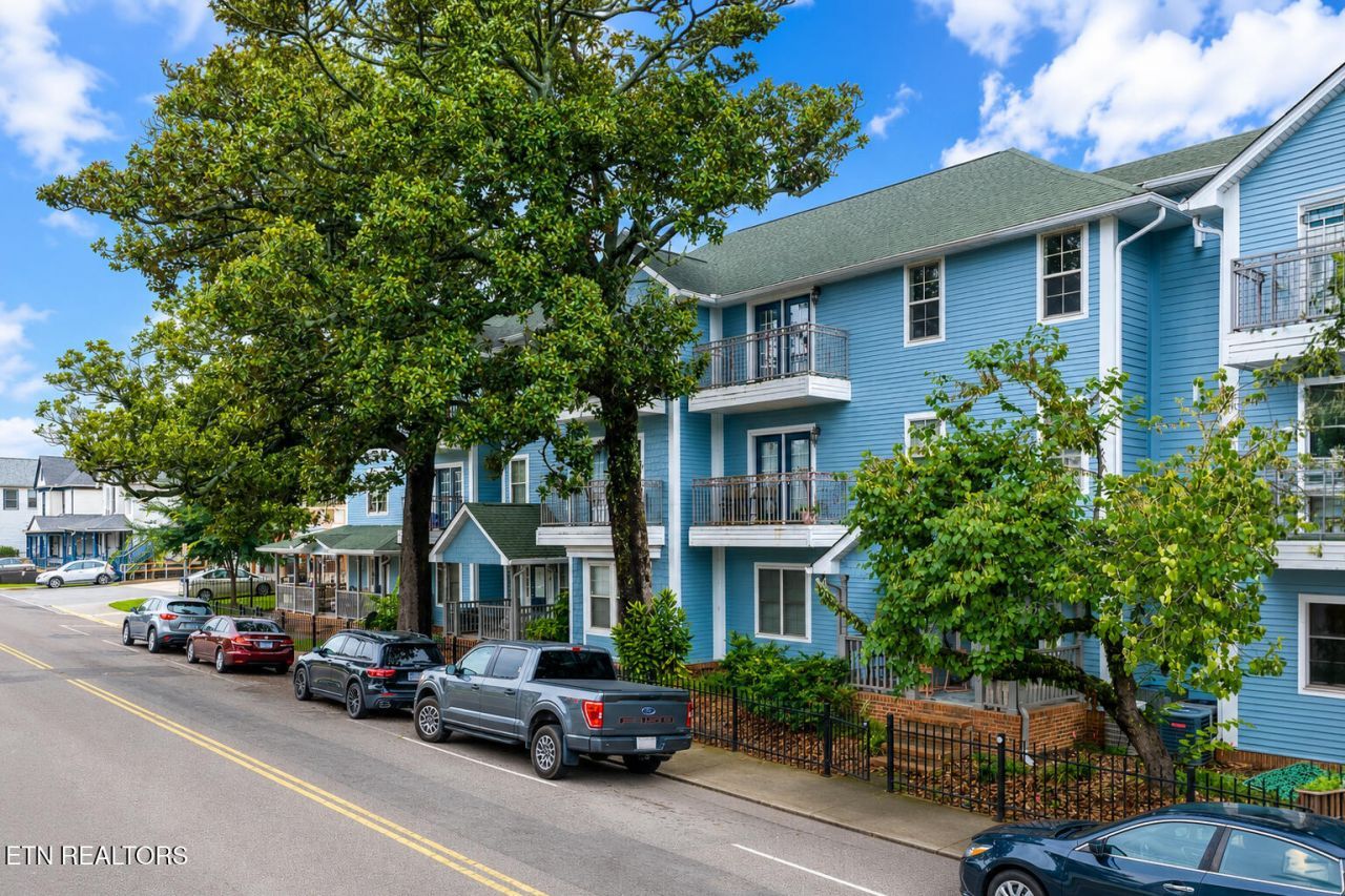 1636 Queen Anne Way Knoxville, TN 37916