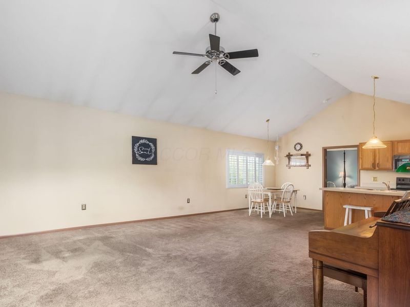 1911 Farmbrook Circle S, Unit 14, Grove City, OH 43123 Photo 14