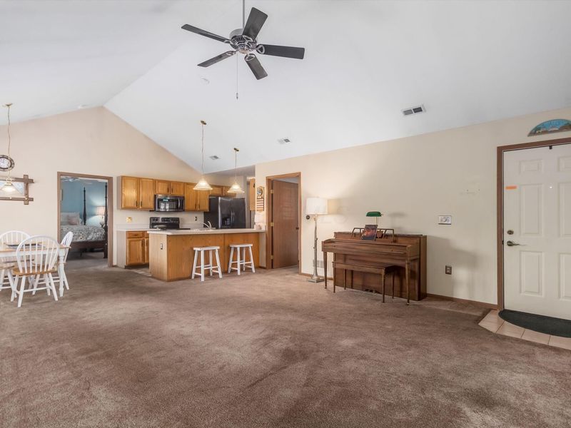 1911 Farmbrook Circle S, Unit 14, Grove City, OH 43123 Photo 15