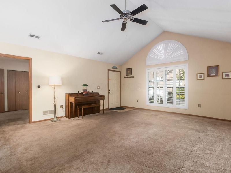 1911 Farmbrook Circle S, Unit 14, Grove City, OH 43123 Photo 17