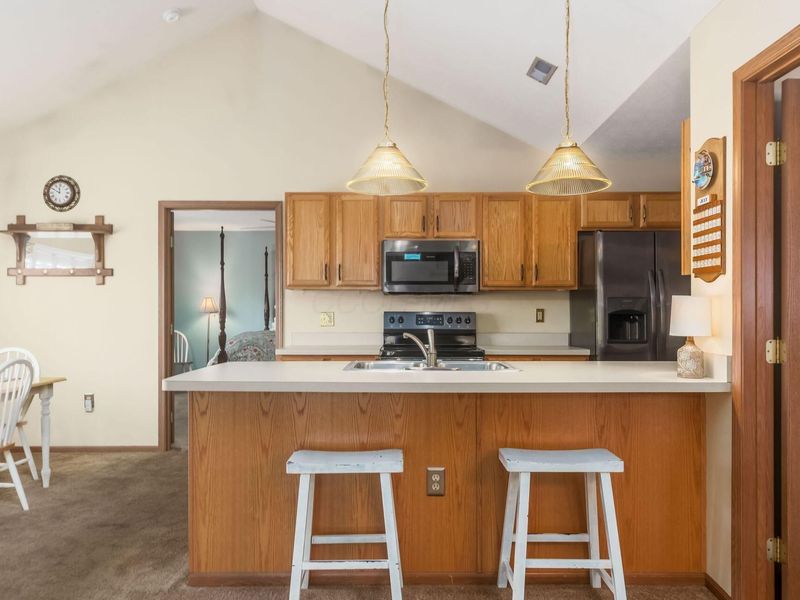1911 Farmbrook Circle S, Unit 14, Grove City, OH 43123 Photo 7