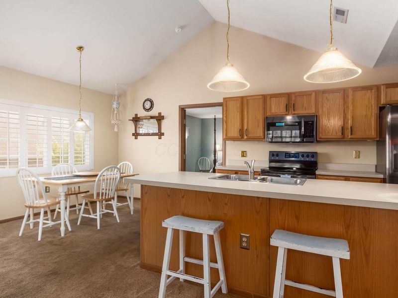 1911 Farmbrook Circle S, Unit 14, Grove City, OH 43123 Photo 8