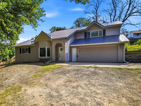 320 Jenny Lane , Owatonna, MN 55060