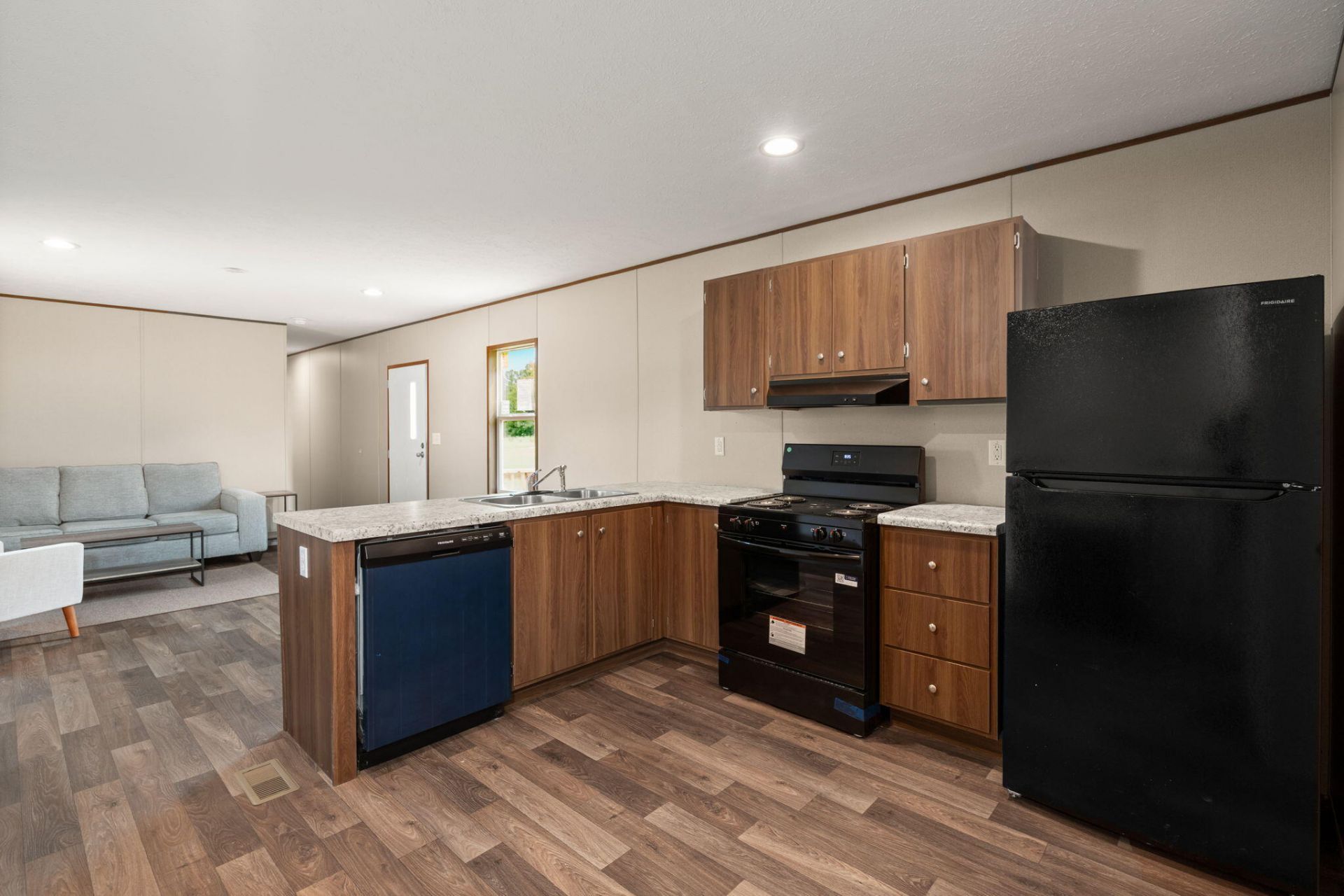 402 Marion Road Photo 11