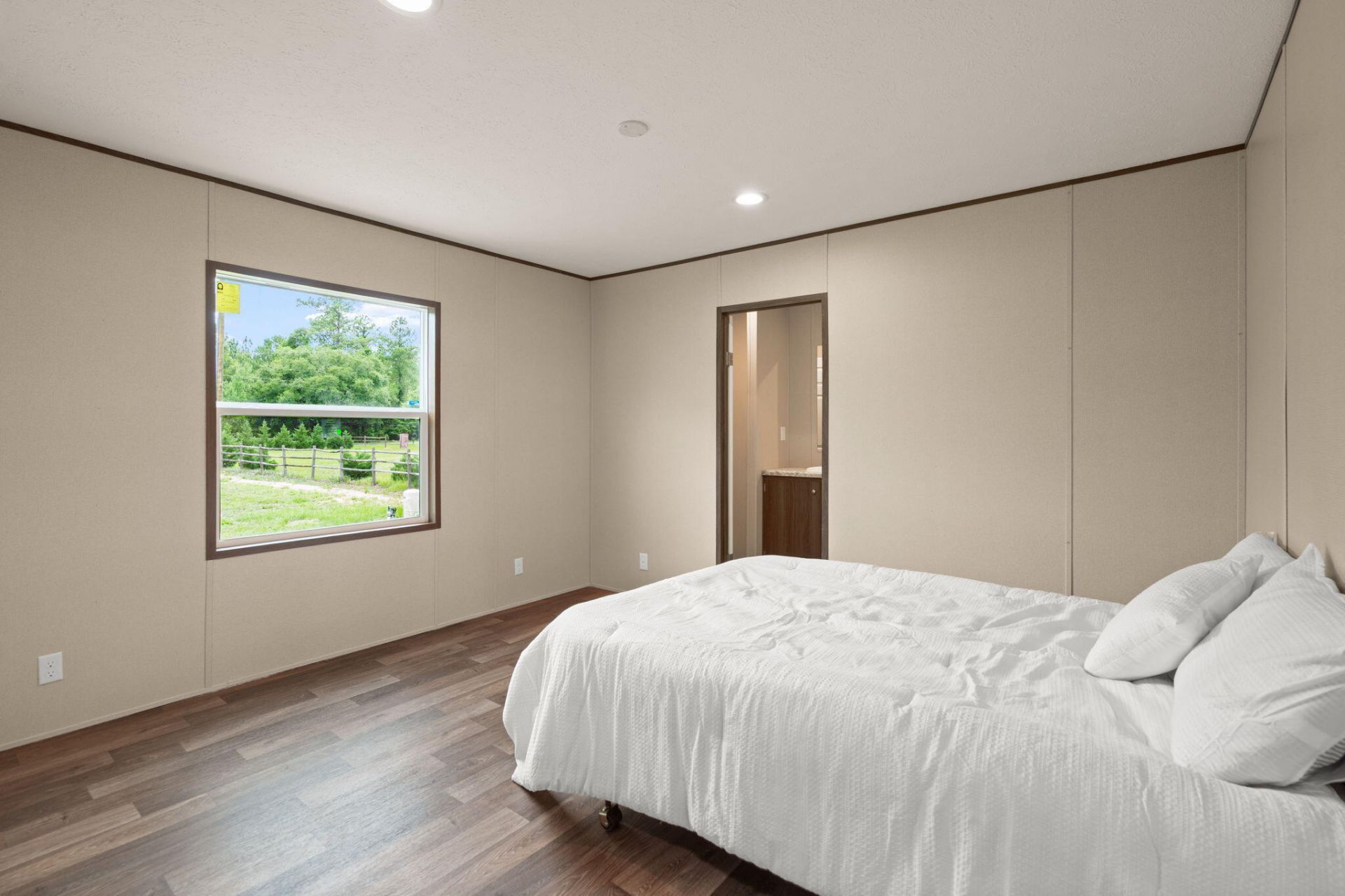 402 Marion Road Photo 16