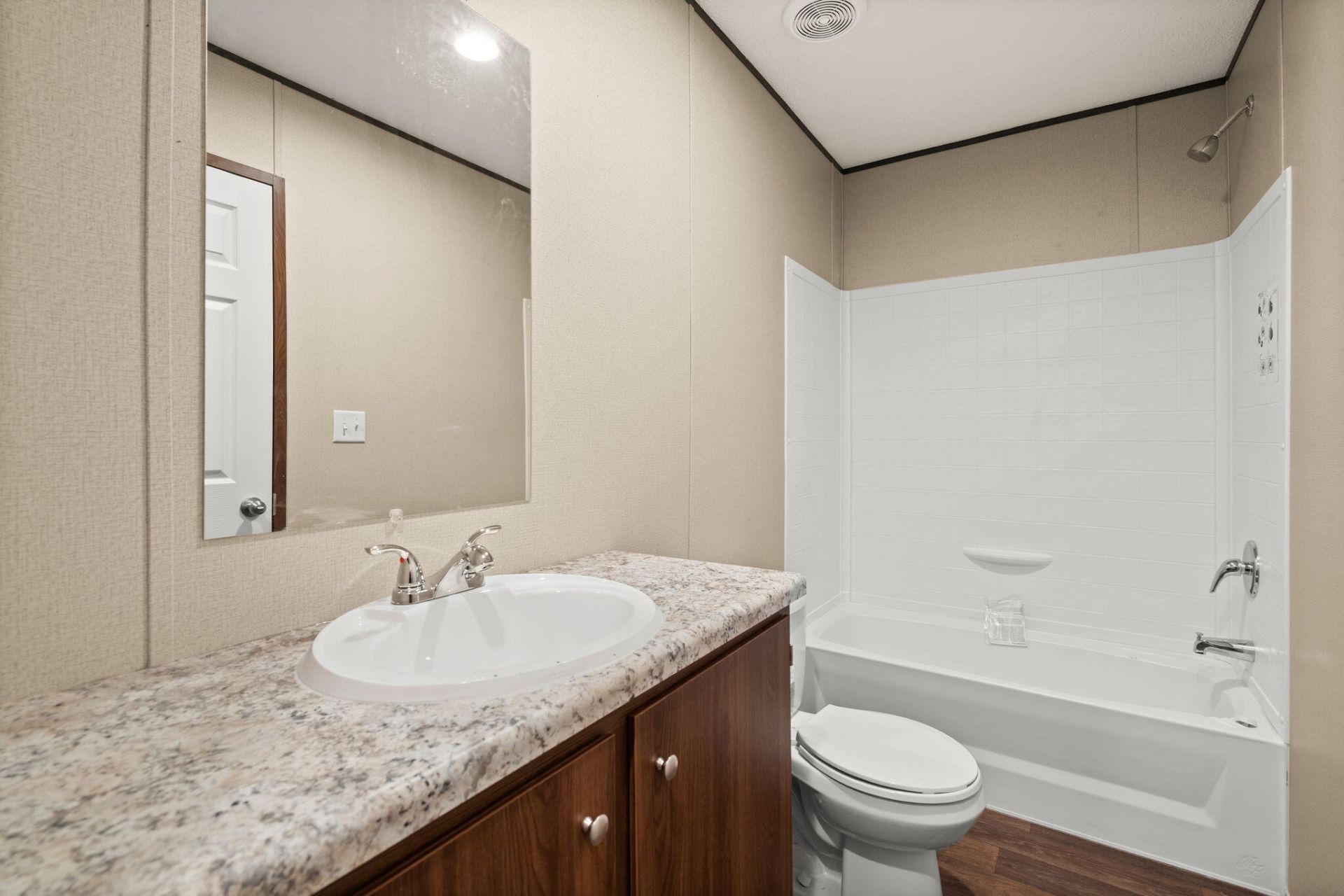 402 Marion Road Photo 18