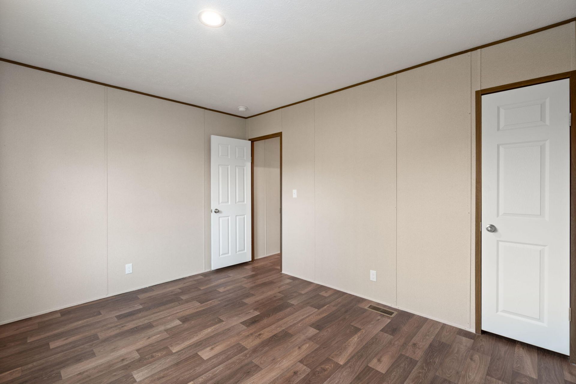 402 Marion Road Photo 24