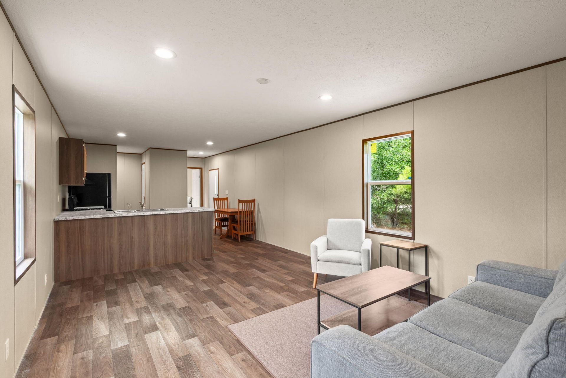 402 Marion Road Photo 8