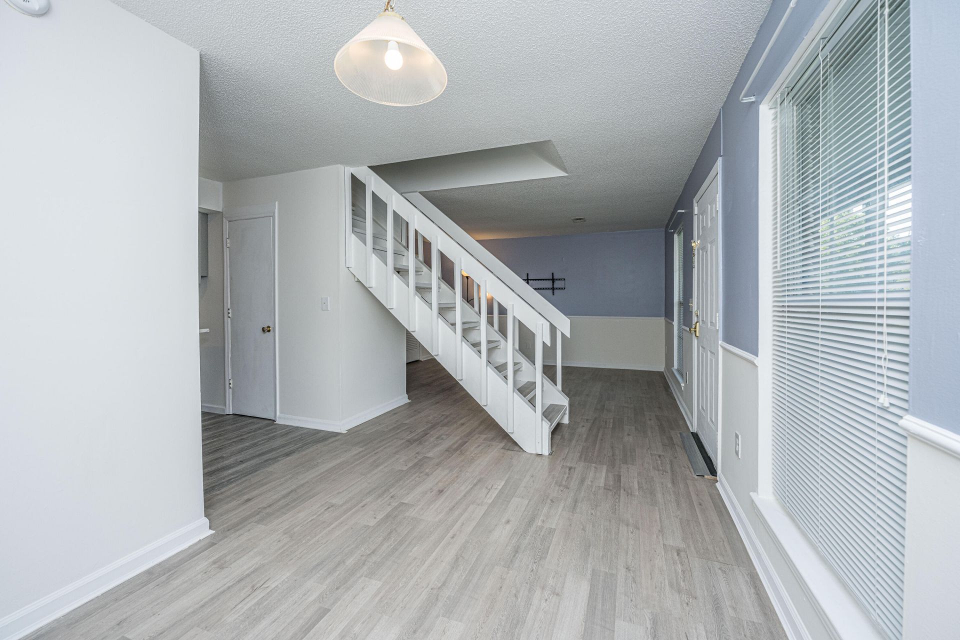 2494 Etiwan Avenue Photo 7