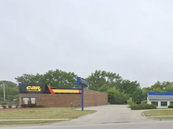 1098-1122 Dundee Road , Palatine, IL 60074