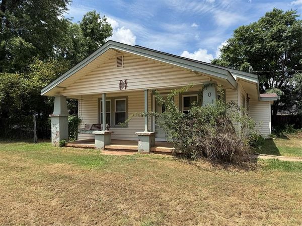 101 NW 7th St , Tuttle, OK 73089