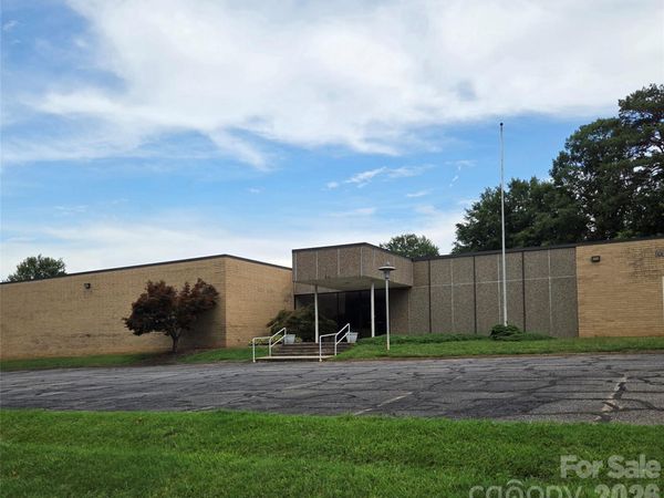 30 Catawba Valley Boulevard SE, Hickory, NC 28602