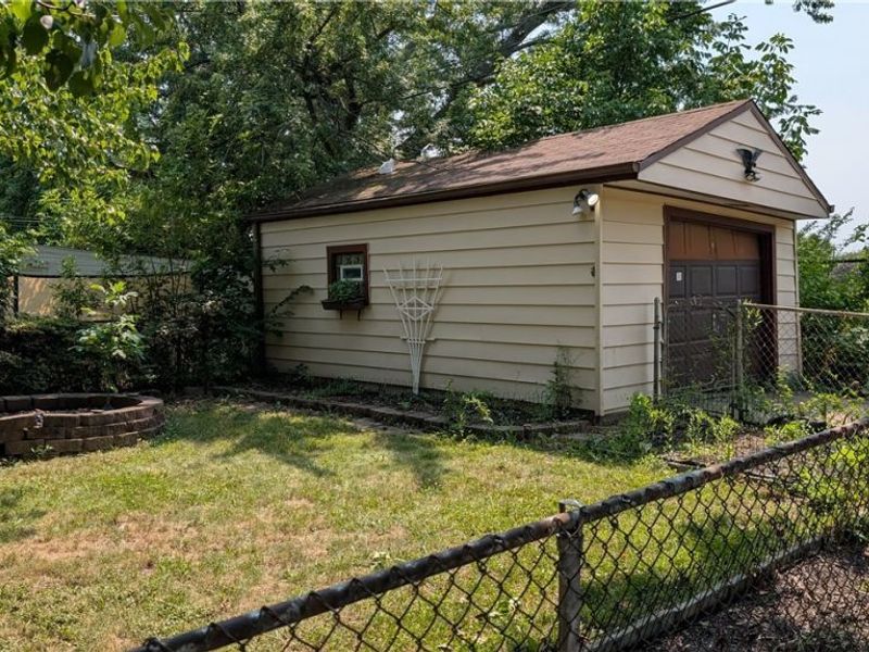 4164 W 50th Street, Cleveland, OH 44144 Photo 2