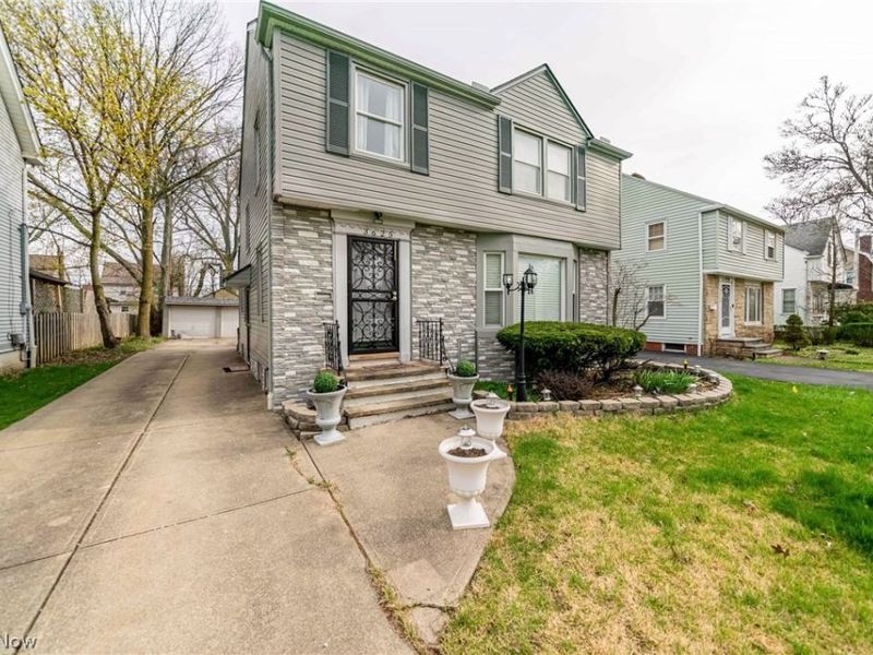 3625 Silsby Road, University Heights, OH 44118 Photo 2