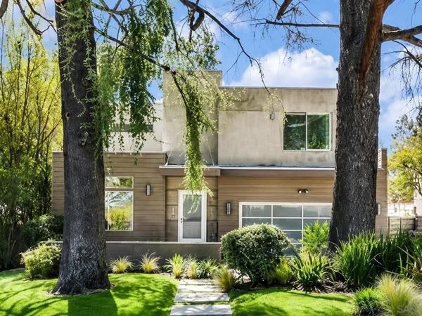 1306 Salisbury Rd , La Canada Flintridge, CA 91012