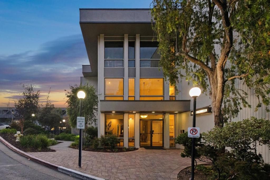 10 Scenic Way, Unit 307, San Mateo, CA 94403 Main Photo