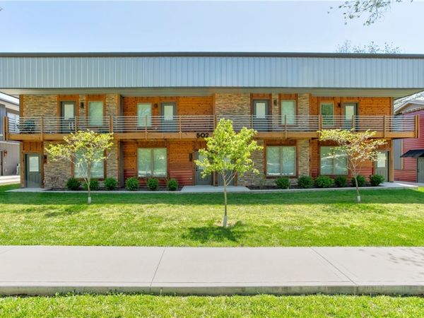 502 W Tahlequah Street , Unit C, Siloam Springs, AR 72761
