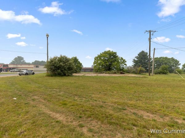 5998 S Greenville Road, Greenville, MI 48838