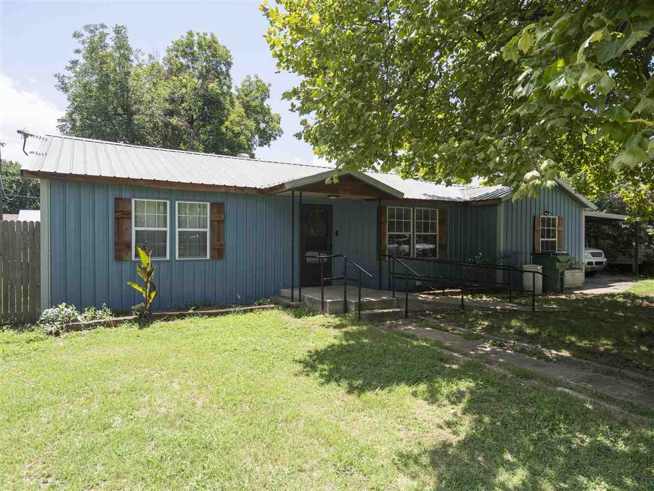 608 E Carter Ave, Apache, OK 73006 Main Photo