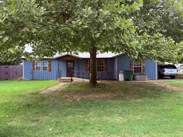 608 E Carter Ave, Apache, OK 73006