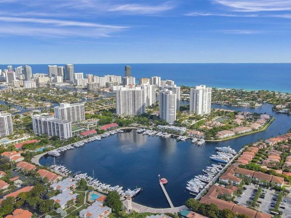 21150 Point Pl , Unit 805, Aventura, FL 33180