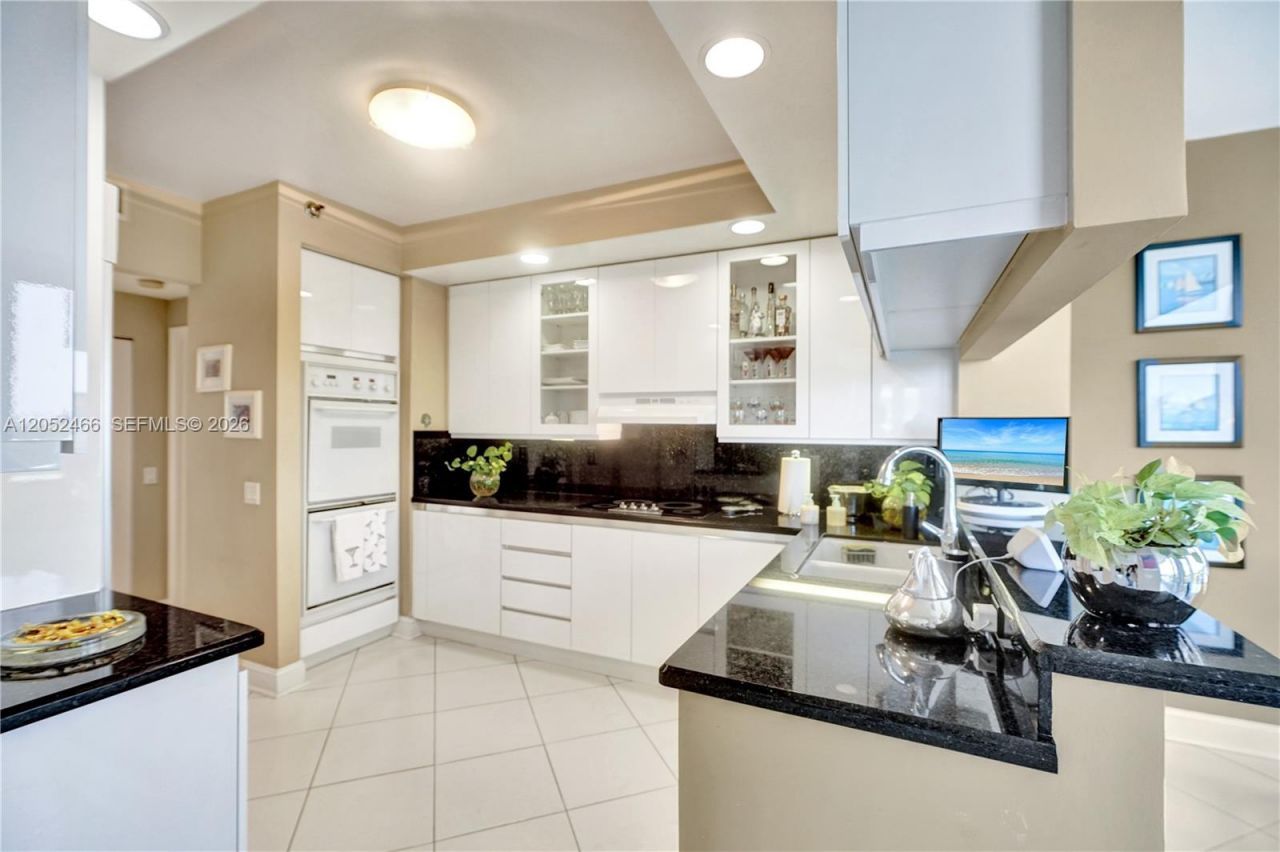 21150 Point Pl , Unit 805, Aventura, FL 33180 Photo