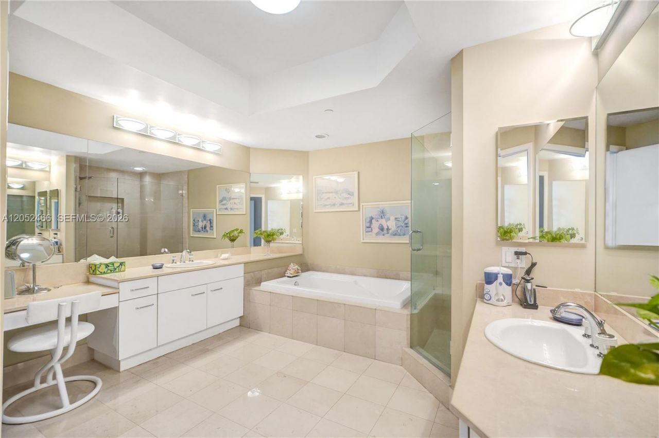21150 Point Pl , Unit 805, Aventura, FL 33180 Photo