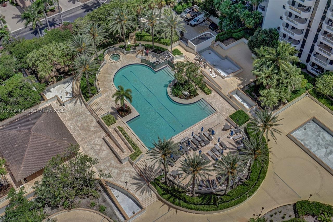 21150 Point Pl , Unit 805, Aventura, FL 33180 Photo